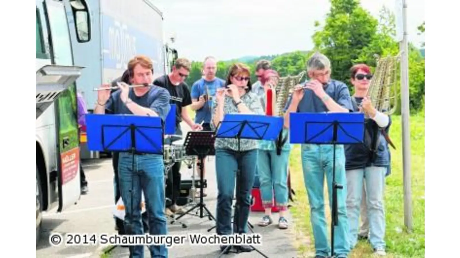 Reinsdorfer Spielmannszug reist mit Ruhebank und Wegweiser nach Grafenau (Foto: al)