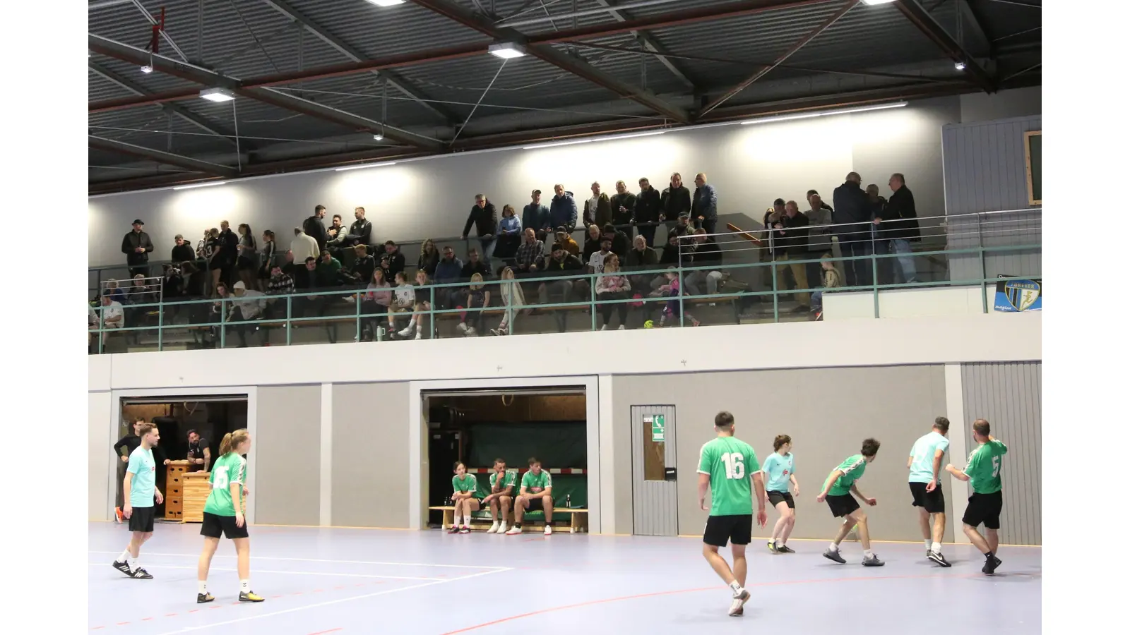 Die Rahmenbedingungen für Veranstaltungen in Sporthallen sind etwas entschärft. Die aktiven Sportler sind nicht mitzuzählen, wenn es um die Zahl der zulässigen Personen geht.  (Foto: bb)
