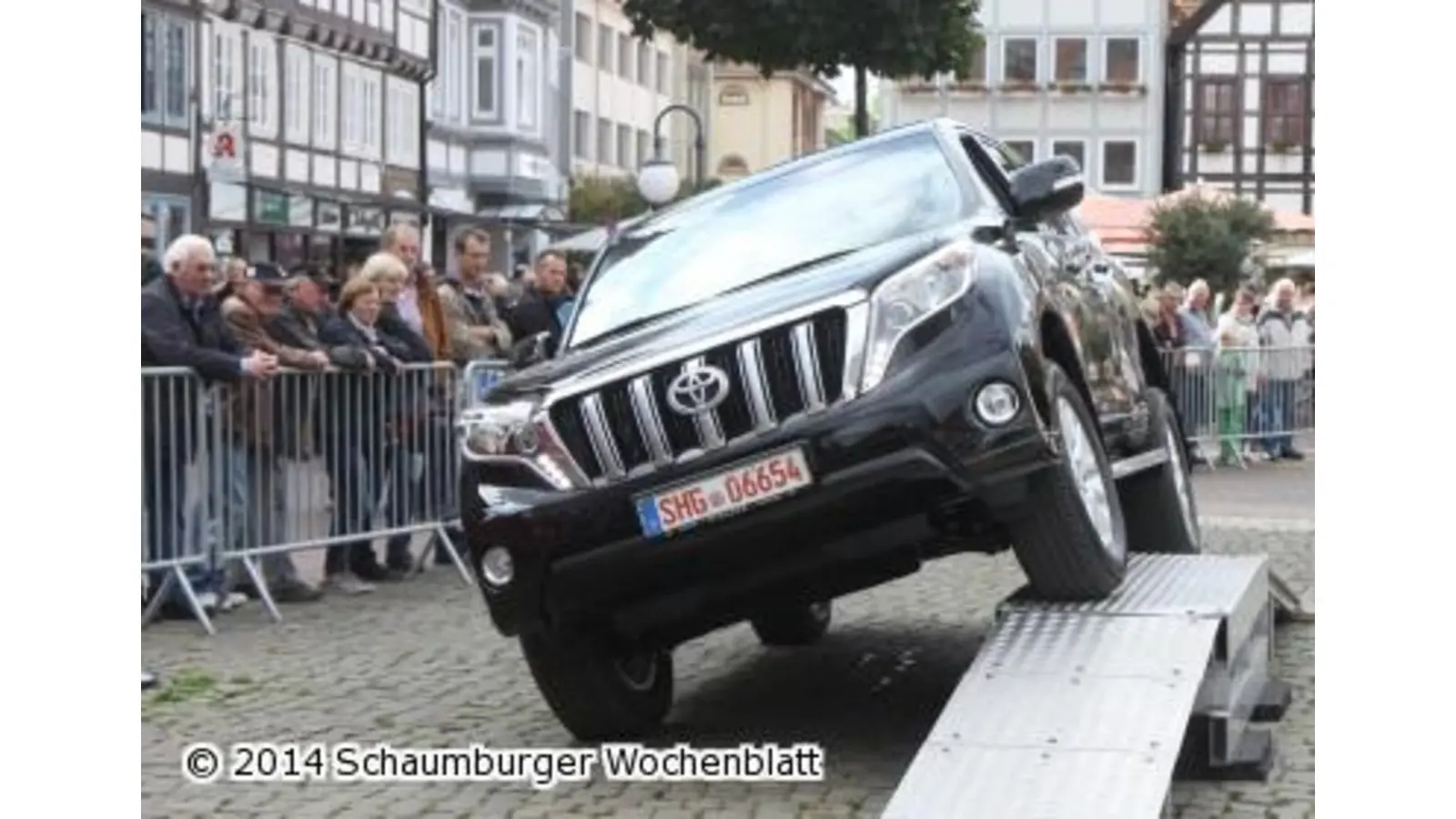 Aufregende Fahrt über Parcours auf dem Marktplatz (Foto: bb)