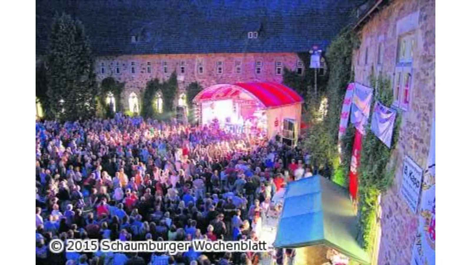 Grünes Licht und Isomatten im Klosterhof (Foto: red)