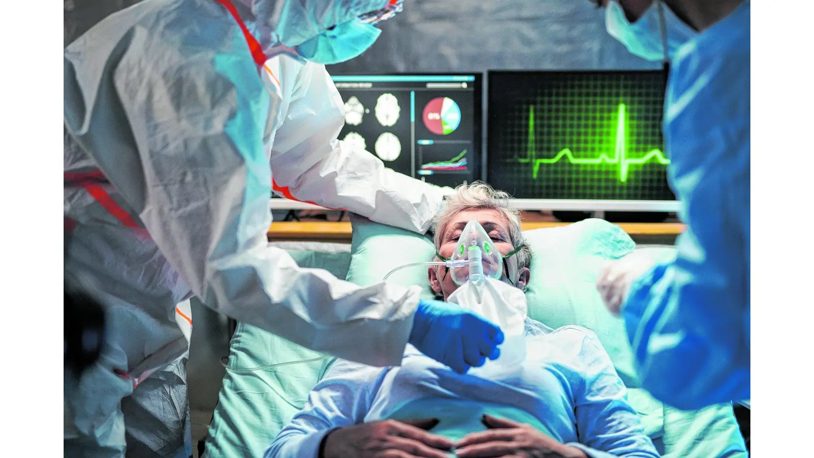 An infected patient in quarantine lying in bed in hospital, coronavirus concept. (Foto: red)