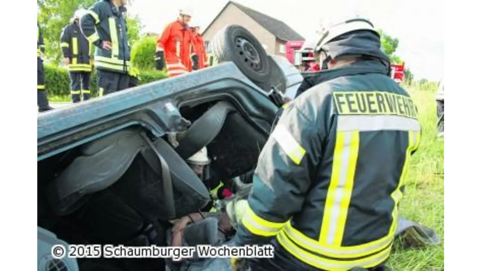Kraftfahrzeug landet im Graben (Foto: em)