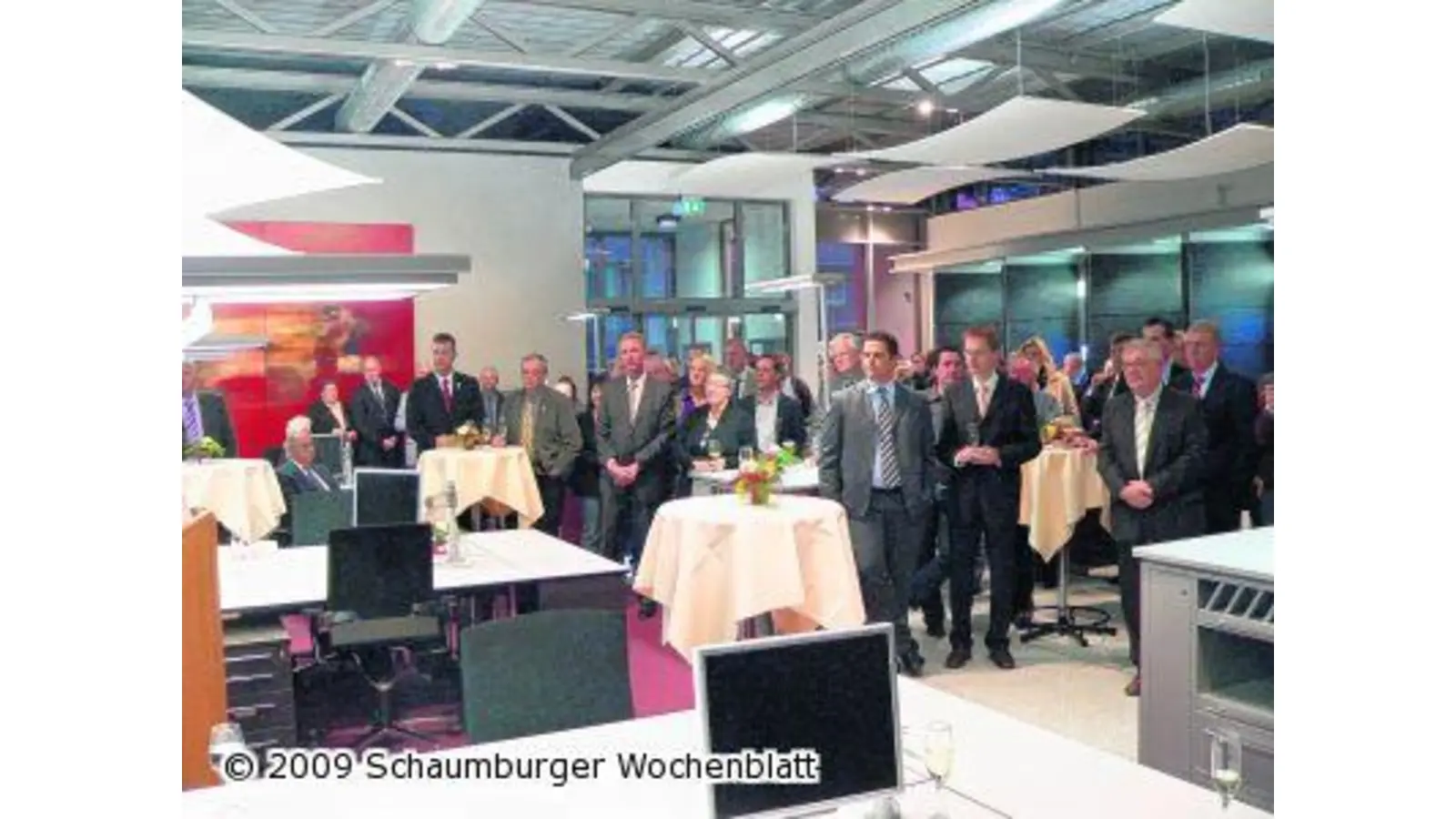 Großes Fest an der neuen Sparkasse (Foto: al)