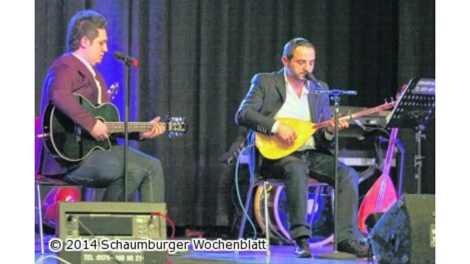 Traditionelle alevitische Klänge in der Festhalle (Foto: bb)