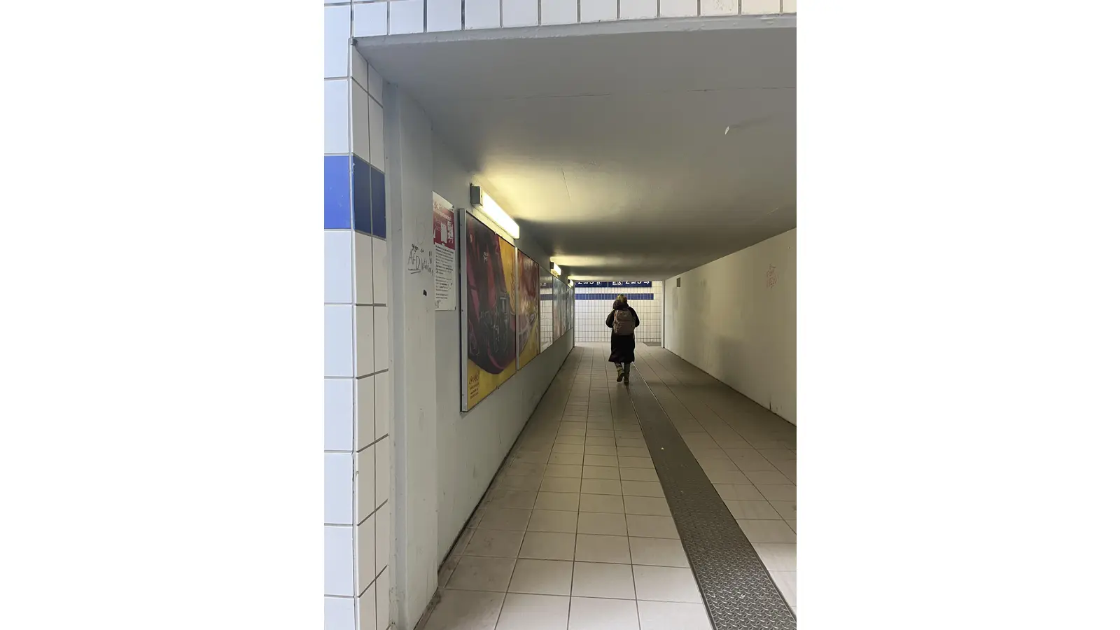 Gleis 2 und 3 sind derzeit nicht barrierefrei erreichbar, beide Aufzüge werden ausgetauscht und werden erst Mitte 2026 wieder in Betrieben gehen können. (Foto: nd)