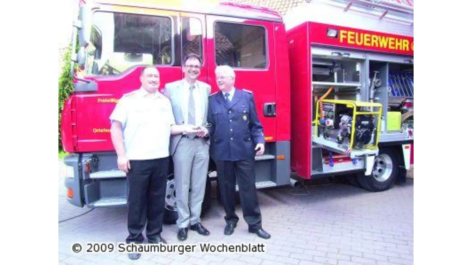 Feierliche Fahrzeugübernahme (Foto: tt)