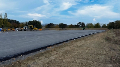 Zündstoff politischer Diskussionen: Die neuen LaGa-Parkplätze an der B65. (Foto: LaGa)