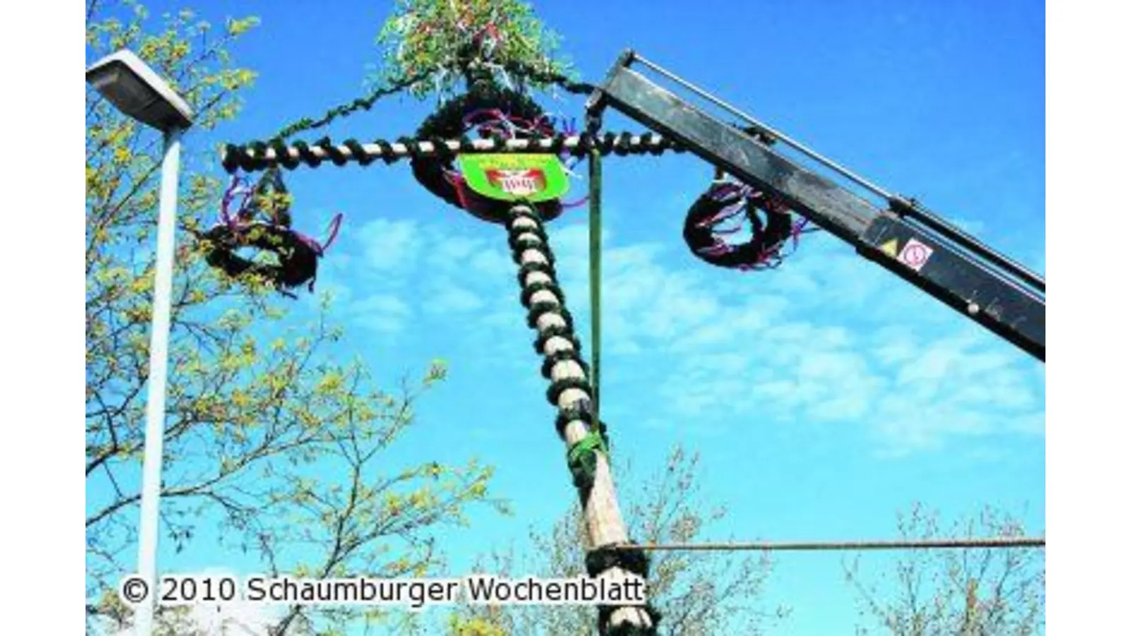 Zwei Maibäume schmücken die Gemeinde (Foto: red)