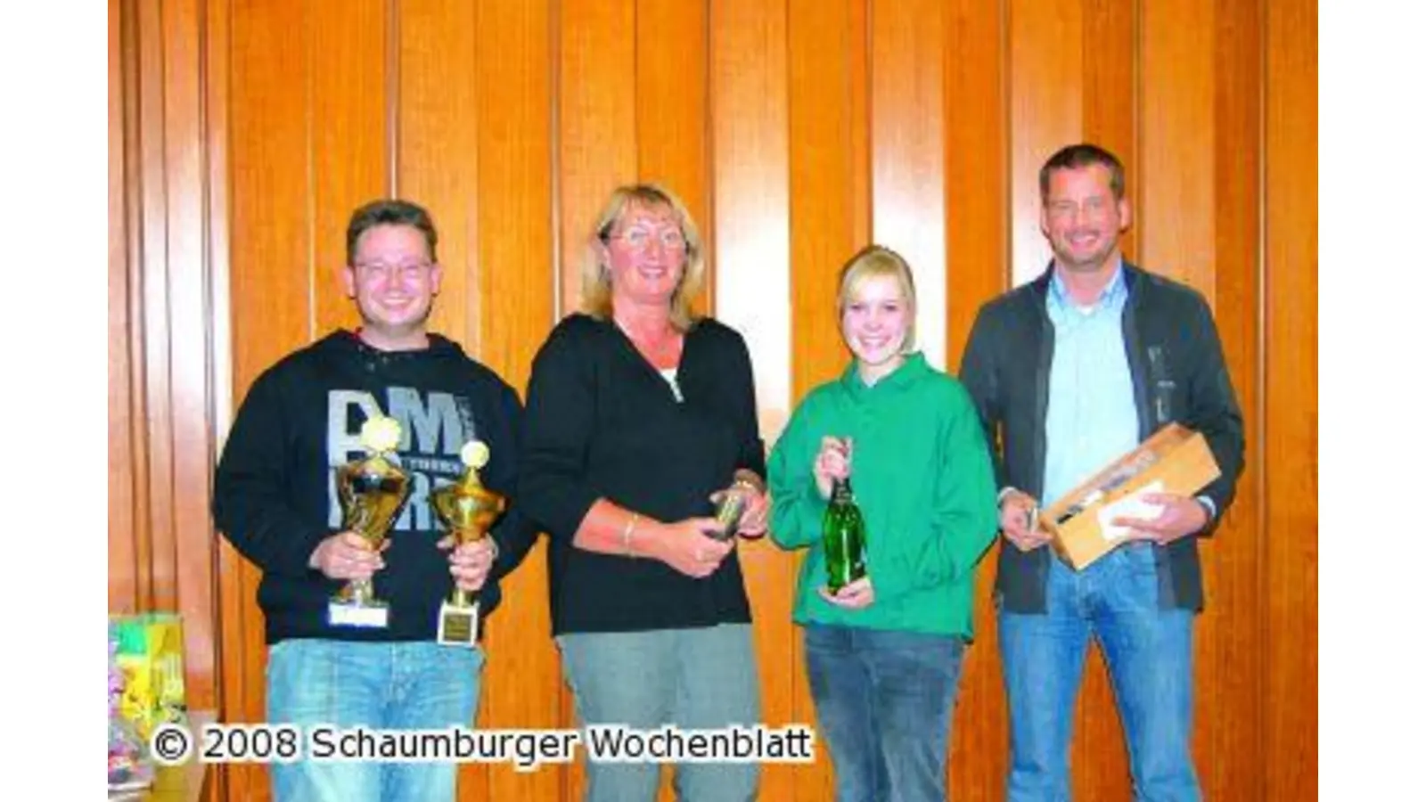 Tänzer gewinnt zwei Pokale (Foto: red)