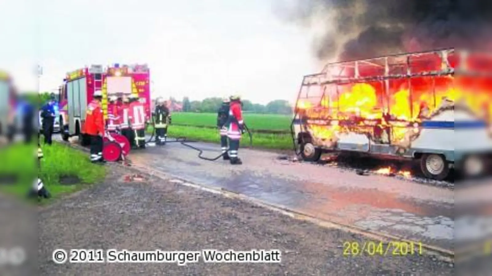 Wohnmobil in Flammen (Foto: em)