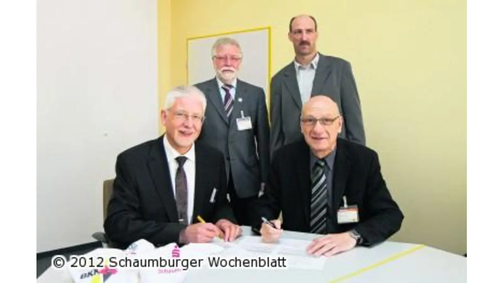 Sparkasse und BKK 24 unterstützen die Sportabzeichen-Bewegung (Foto: bb)
