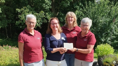  Roswitha Blume, Stephanie Kaiser, Kerstin Möhle und Doris Schmidt bei der Spendenübergabe. (Foto: privat)