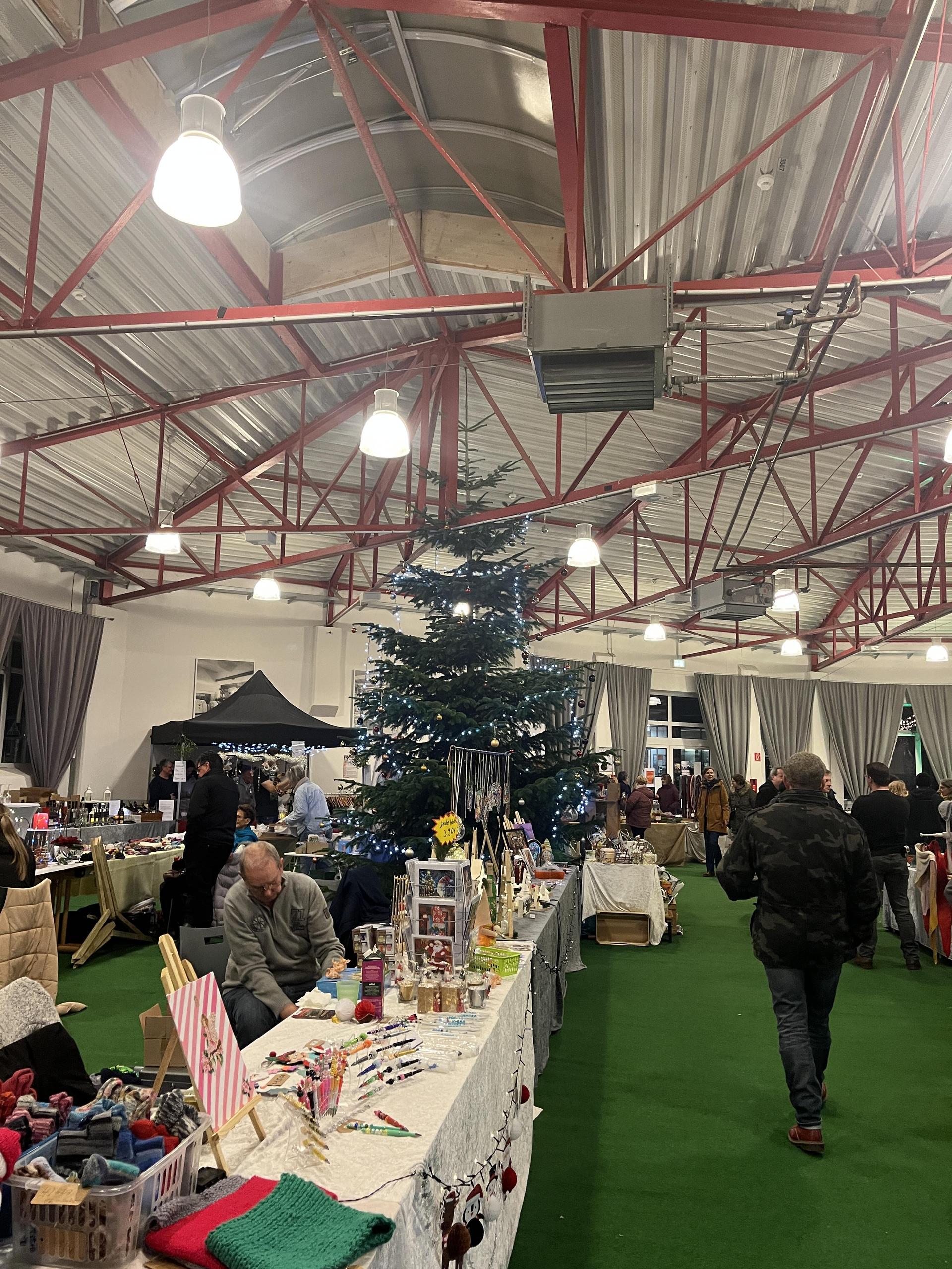 Weihnachtsmarkt in Lauenau (Foto: nd)