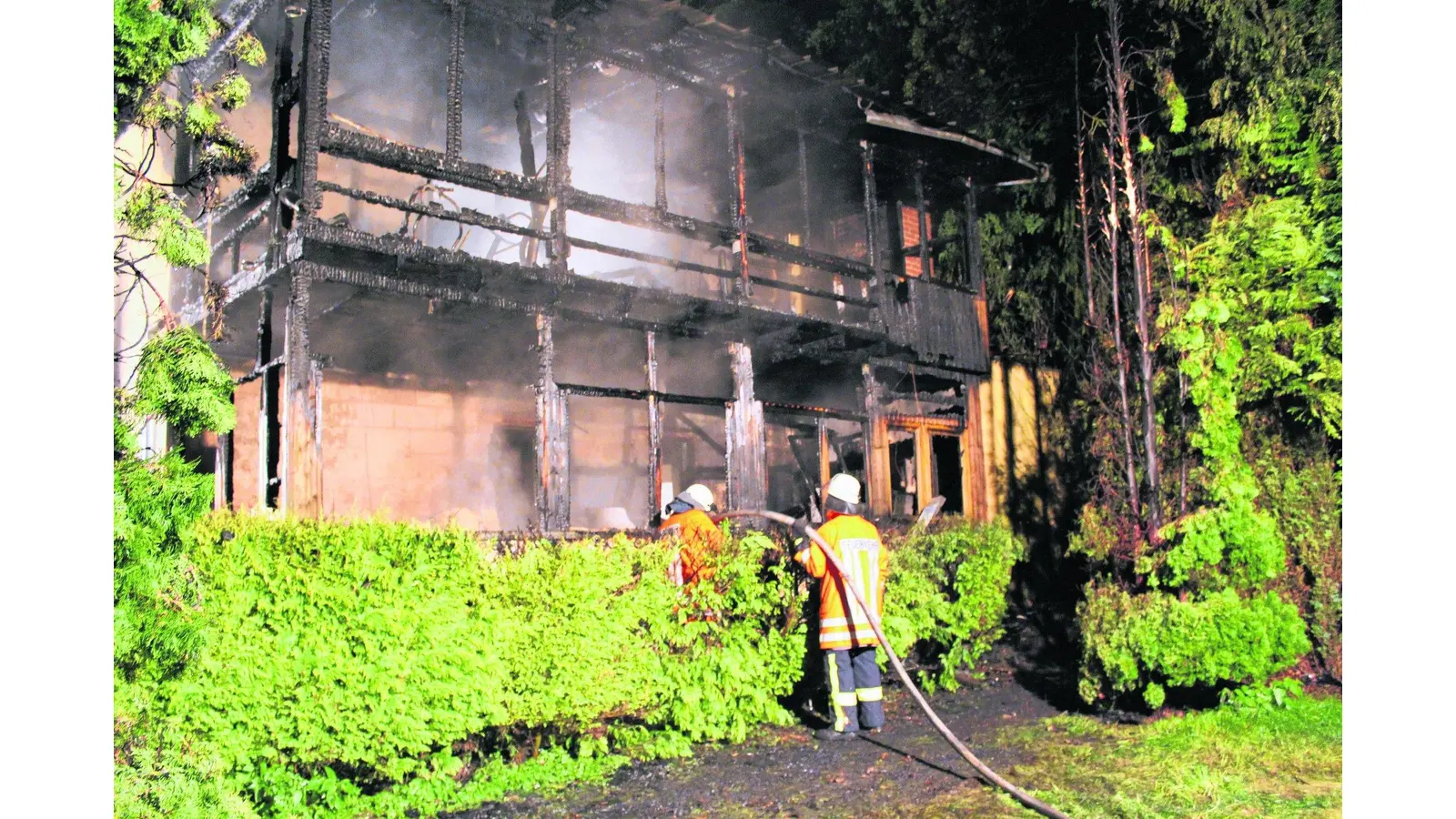 Feuer zerstört Balkon am Therapiezentrum (Foto: em)