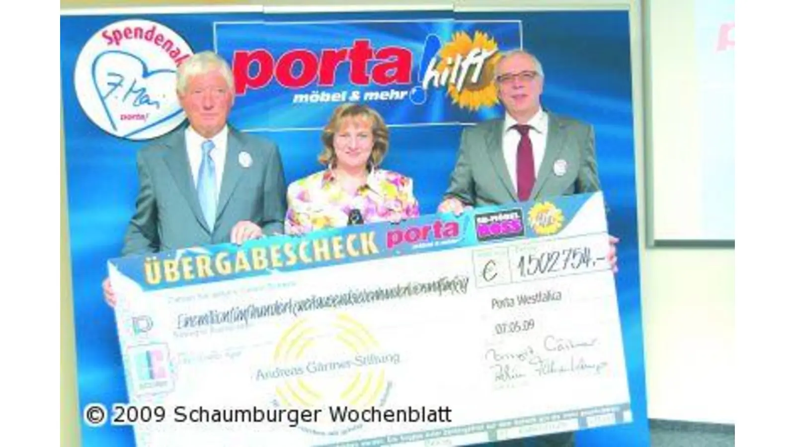 Zum Geburtstag ein dicker Scheck für den guten Zweck (Foto: ste)