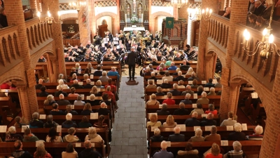 Großartige Bläserserenade vor einem begeisternden Publikum.  (Foto: gi)