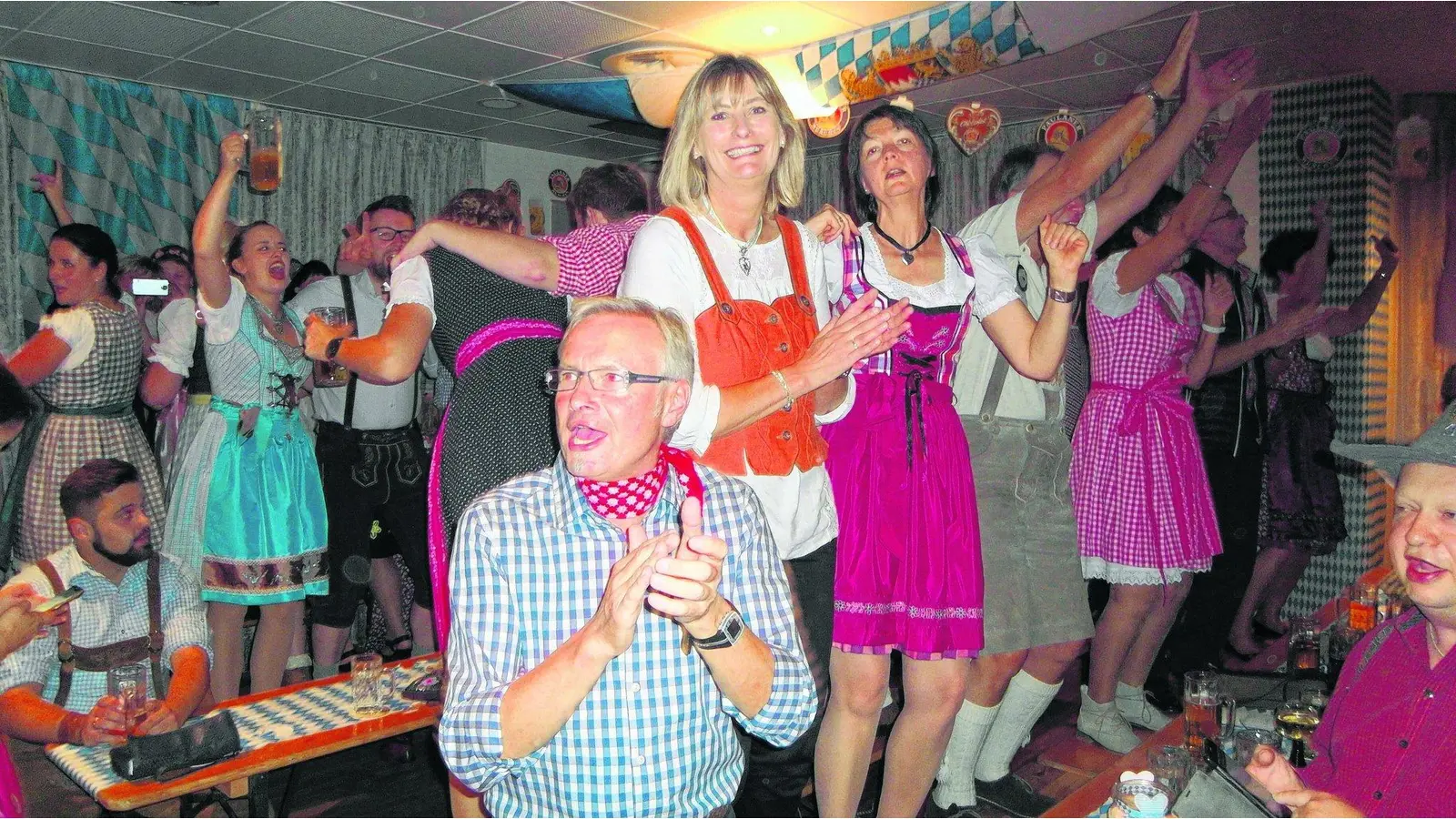 Haste tanzt auf den Tischen (Foto: jl)