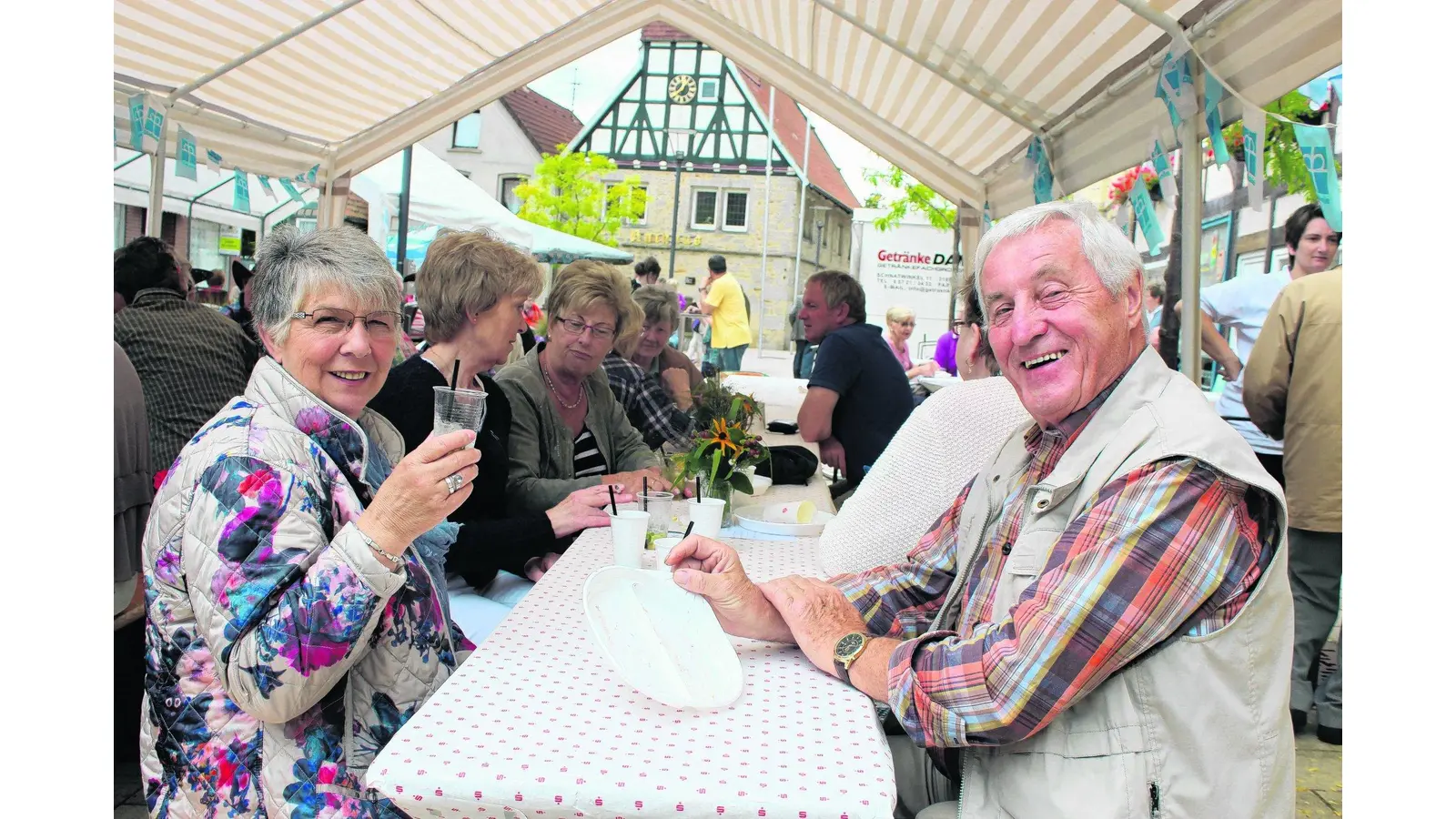 Buntes Straßenfest zum Jubiläum (Foto: red)
