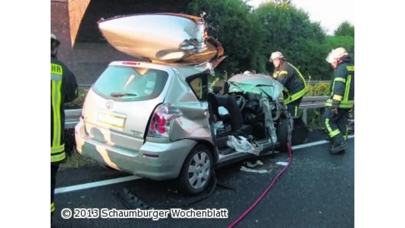 Pkw fährt unter Sattelzug (Foto: al)