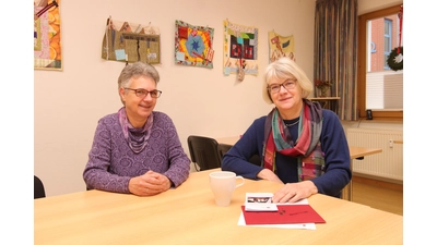 Im Gespräch: Sabine Winkler (li.) und Koordinatorin Heike Schulze. (Foto: tau)