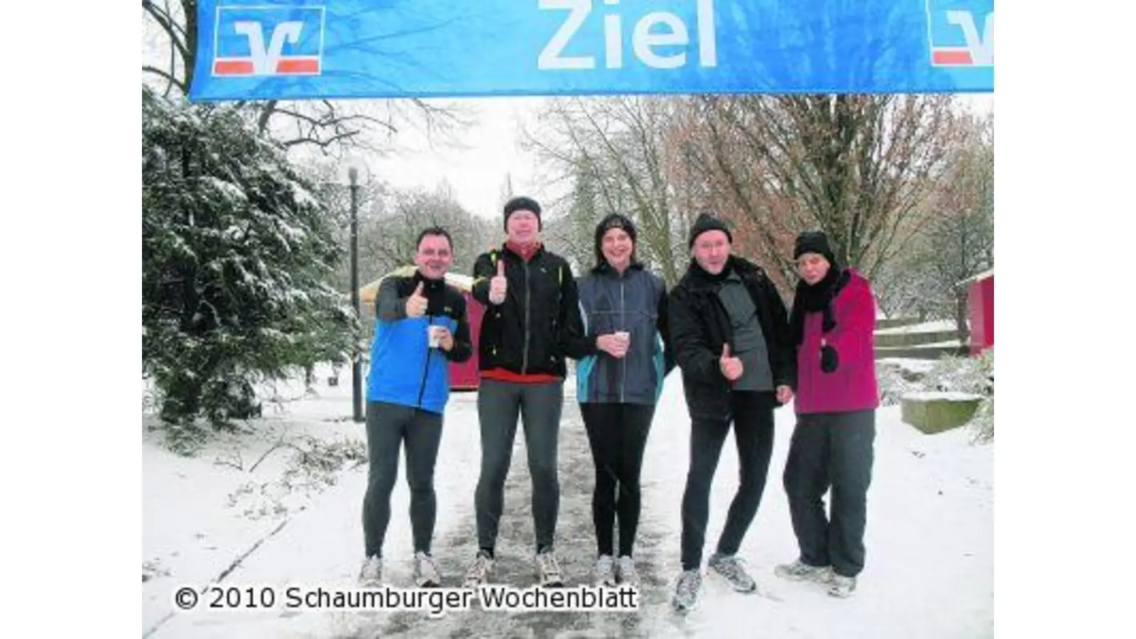 Trotz Eisregen schnüren Sportler die Laufschuhe (Foto: bb)