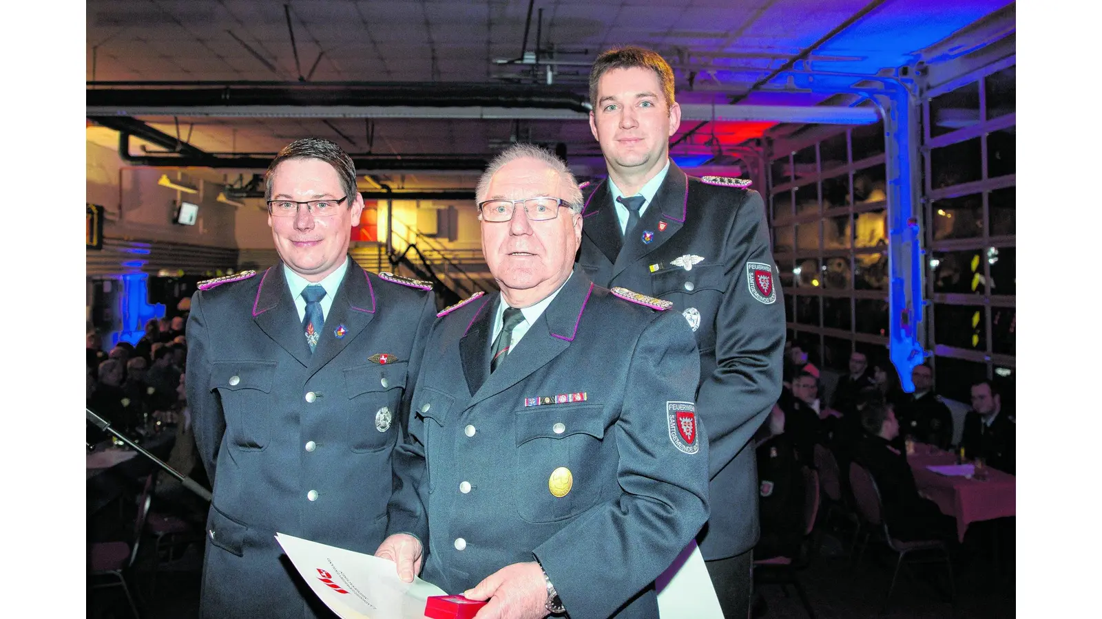 Ehrungen für verdiente Feuerwehrleute und Unterstützer (Foto: jl)