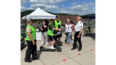 Polizei und Verkehrswacht haben für die jungen Teilnehmer einen Verkehrssicherheitsparcours vorbereitet.  (Foto: privat)