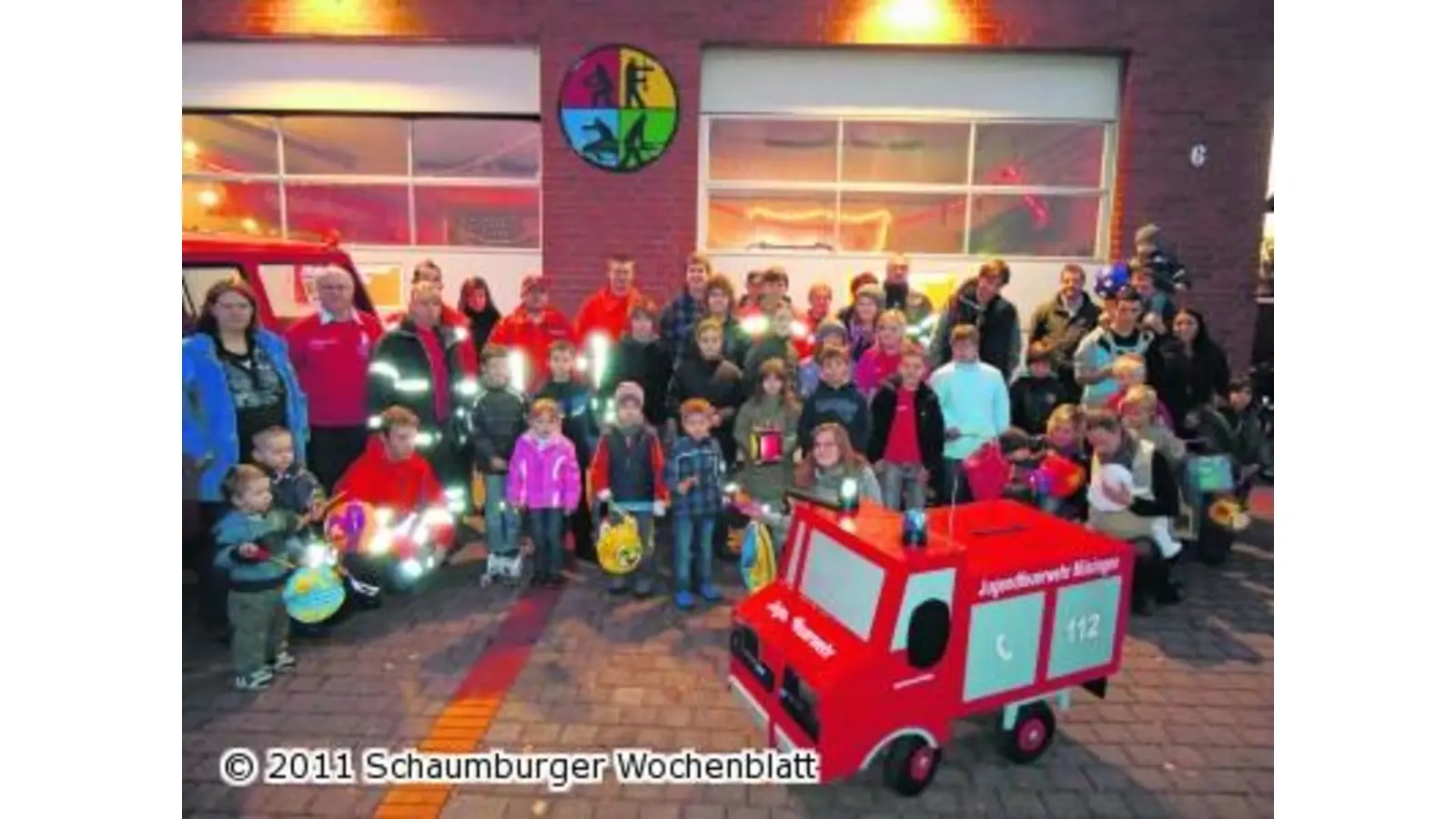 Löschfahrzeug sorgt für Stimmung (Foto: em)