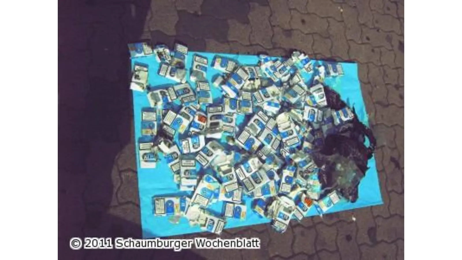 Schmuggler verliert Zigaretten (Foto: em)