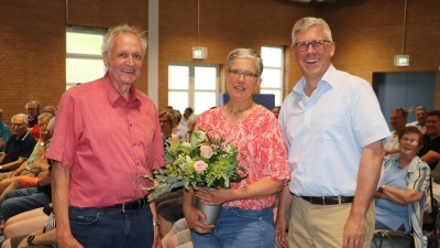 Bei der offiziellen Eröffnung (v.li.): Ulrich Troschke, Andrea Rietig und Carsten Piellusch. (Foto: gi)