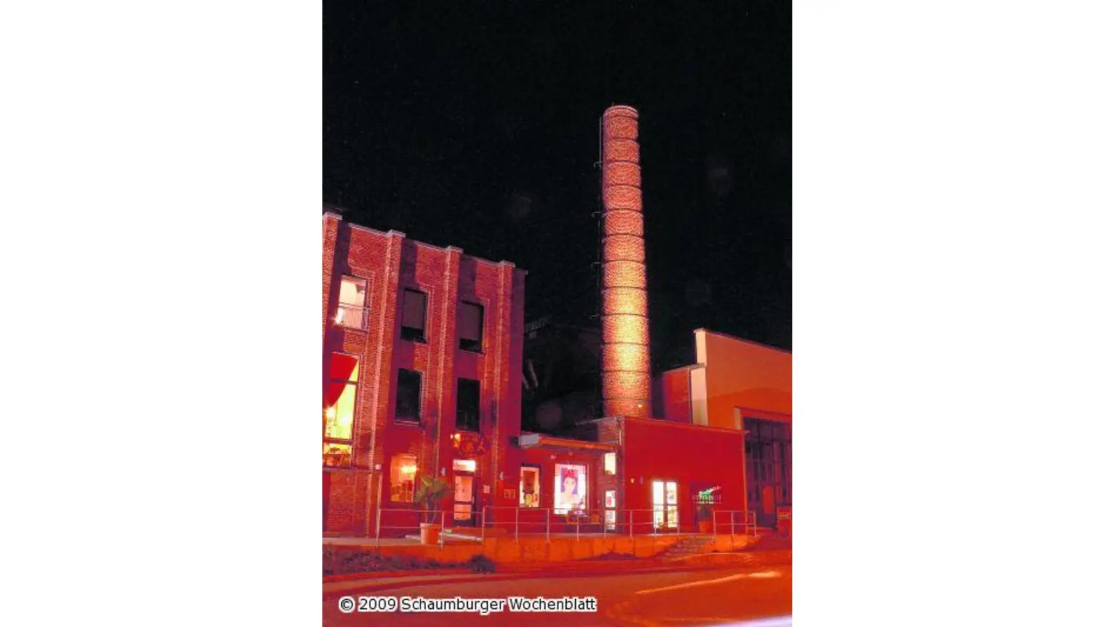 Blaues Licht über dem Kesselhaus (Foto: al)