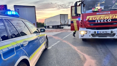 500 Liter Dieselkraftstoff sind auf dem A2-Parkplatz ausgelaufen. (Foto:  Feuerwehr )