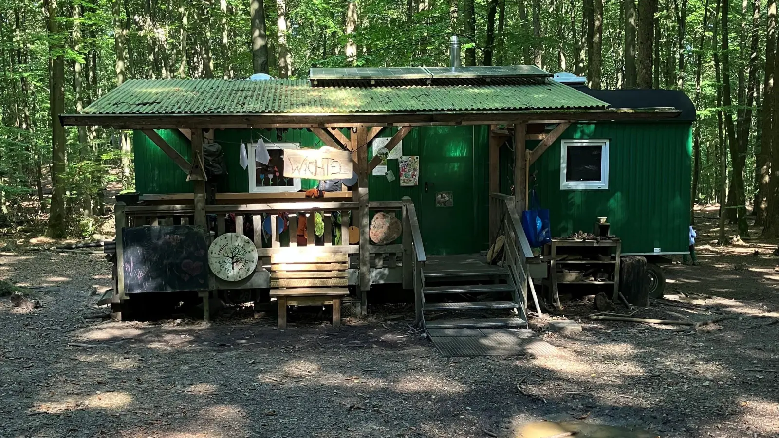 Der DRK-Waldkindergarten „Wichtel“ lädt interessierte Eltern zu einem Informationsabend im Bauwagen an seinem Standort im Bückeberg.  (Foto: privat)
