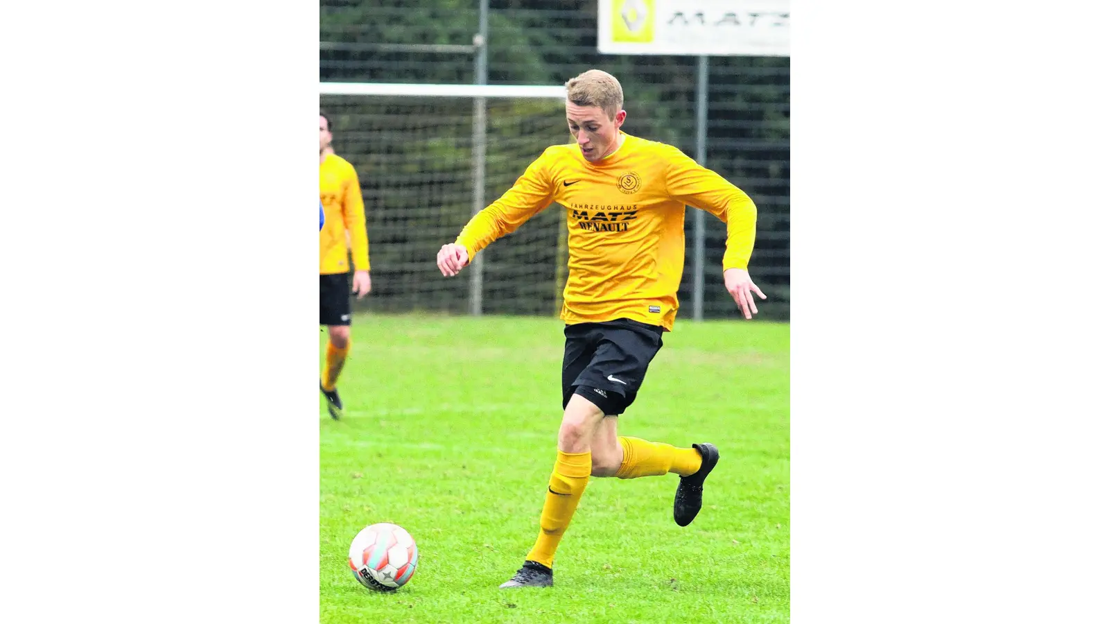 Auf durchweichtem Geläuf ins neue Fußballjahr (Foto: bb)
