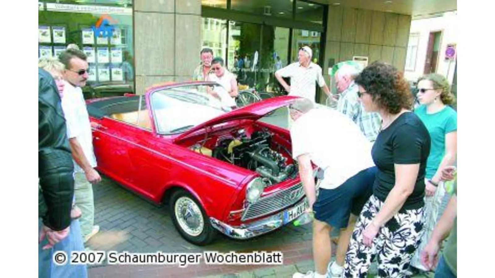 Mit glänzendem Lack und blitzenden Felgen (Foto: mk)