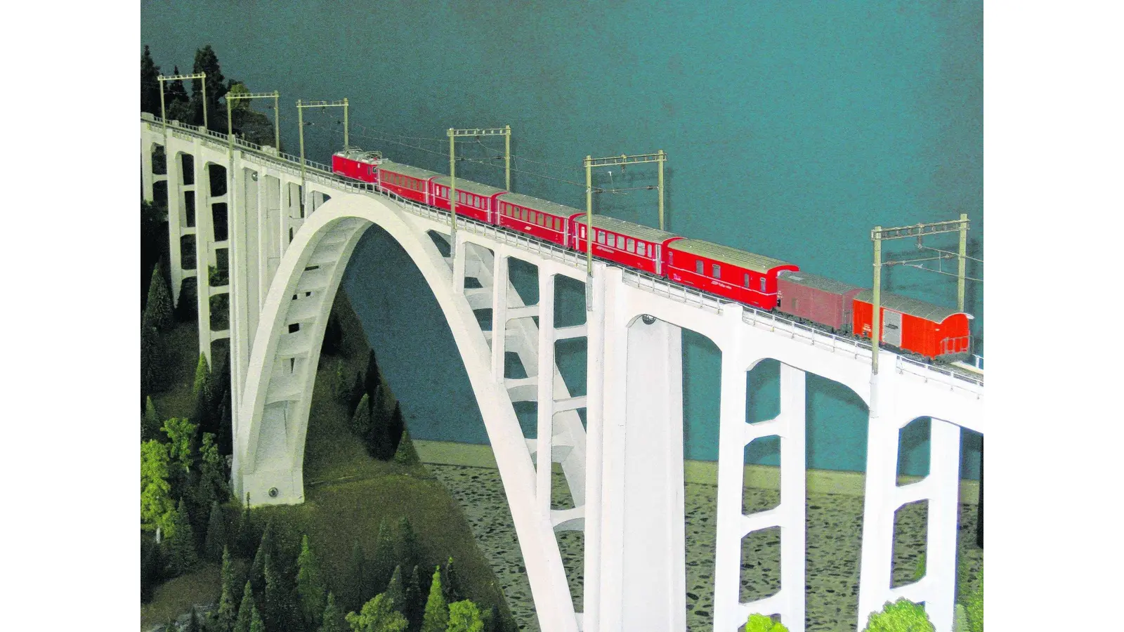 Eisenbahnen rollen durch die IGS (Foto: red)