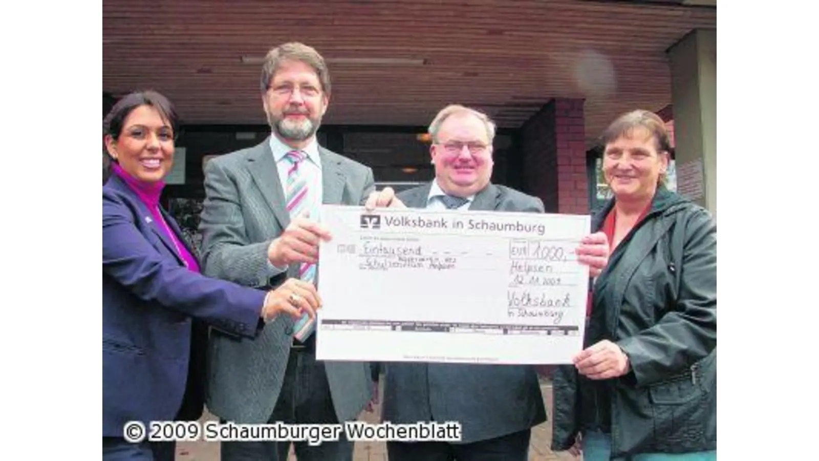 Dicker Scheck im Gepäck (Foto: nb)
