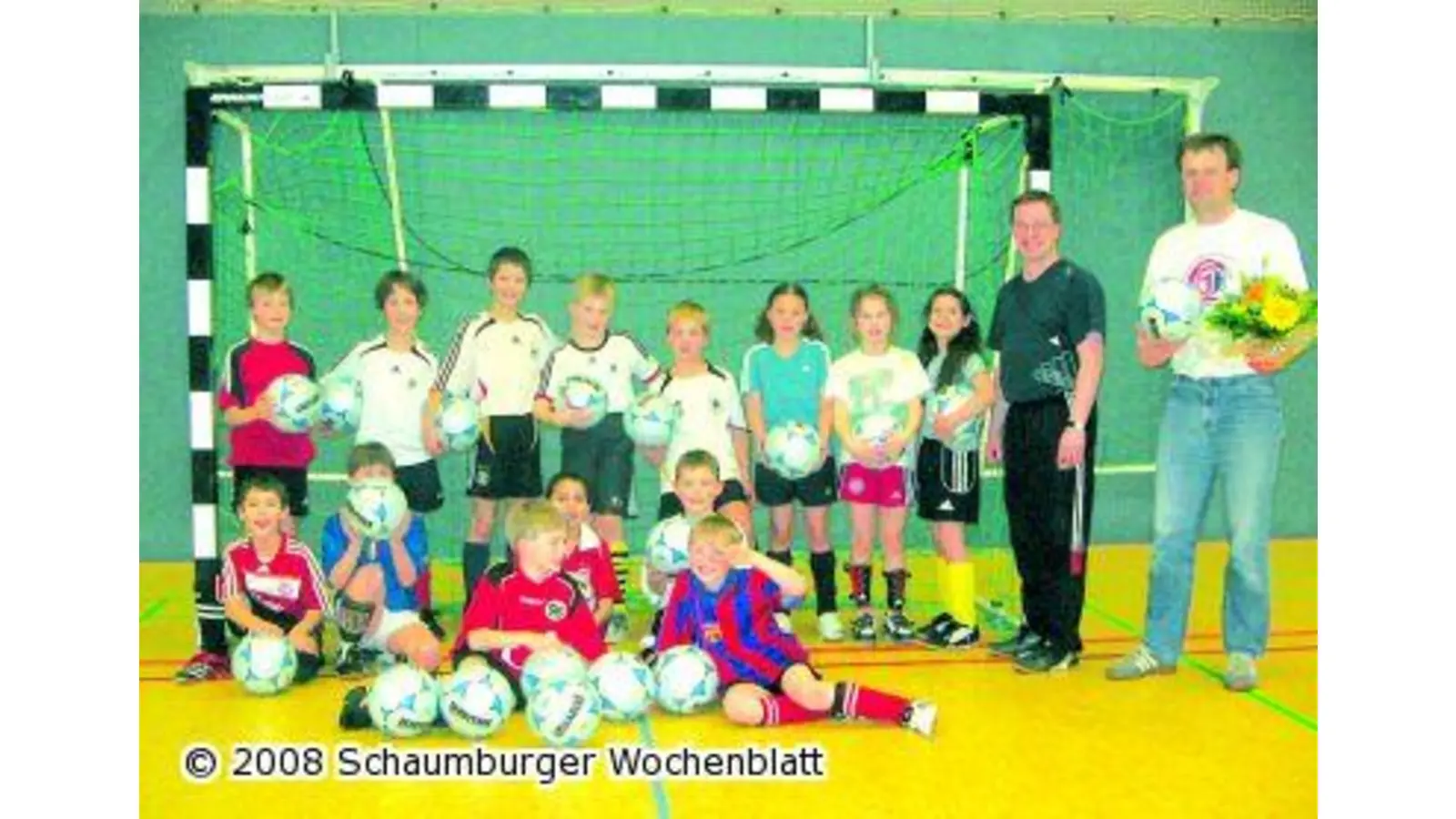 Fußbälle für den Kickernachwuchs (Foto: al)