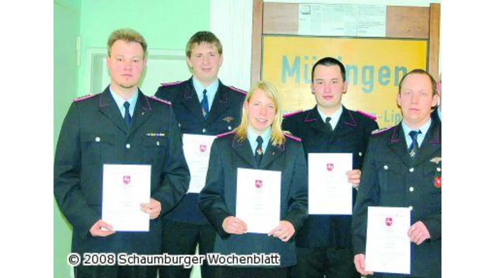 Die Zusammenarbeit im Löschzug funktioniert gut (Foto: red)