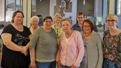 Sind gemeinsam kreativ: Die Handarbeitsgruppe des Butteramts. (Foto: privat)