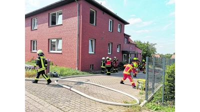 Anbau gerät in Brand (Foto: nh)