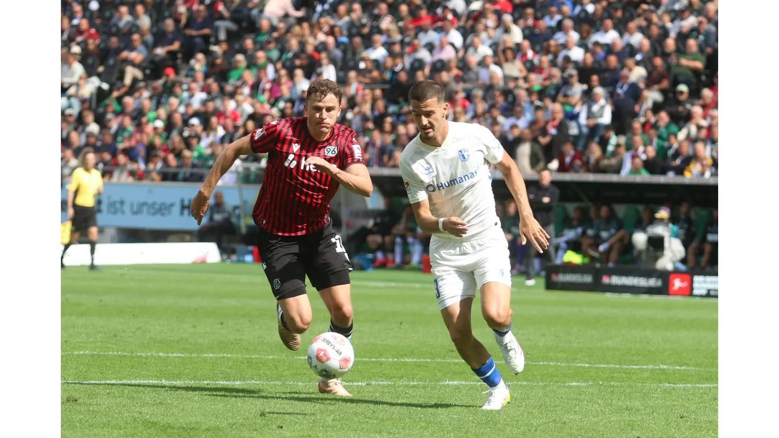 96-Sturmspitze Benedikt Pichler ist eng ins Kombinationsspiel eingebunden. (Foto: bb)