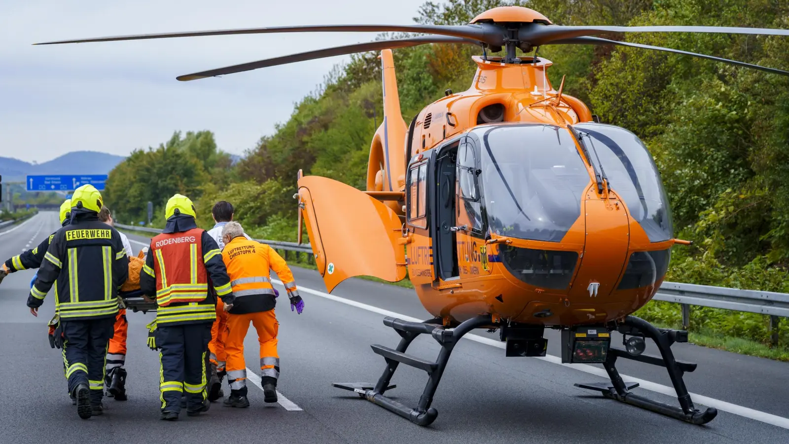 Unter anderem Verkehrsunfälle, wie hier auf der A2, stellen weiterhin einen Schwerpunkt dar. (Foto: Johanniter/Stefan Hillen)