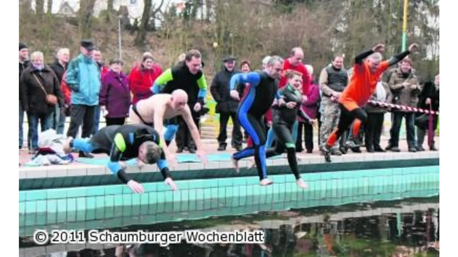 Auf einem Floß in den Ruhestand geschleppt (Foto: bb)