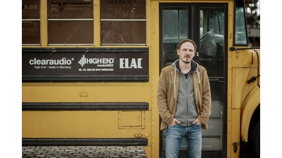 Michael Lohrmann bietet mit seinem Vinyl Bus eine einzigartige Gelegenheit, in die Welt der Schallplatten einzutauchen und sich von der Vielfalt und dem Charme des analogen Klangs verzaubern zu lassen.  (Foto: privat)