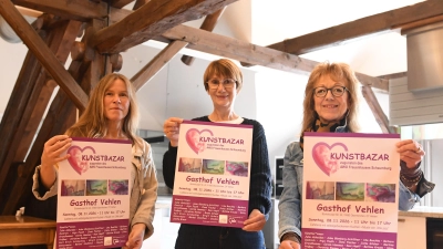 Am 8. November heißt es wieder Kunst für einen guten Zweck anbieten und kaufen. Cornelia Bischof, Susanne Wittkugel und Heidemarie Hanauske stellen den Kunstbazar 2026 vor. (Foto: nd)