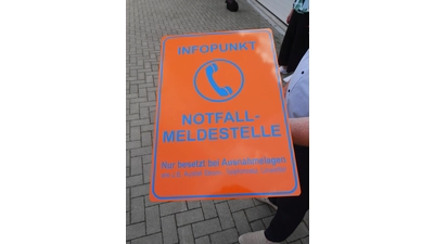 Das spezielle Hinweisschild für den Informationspunkt in den Ortschaften. (Foto: gk)