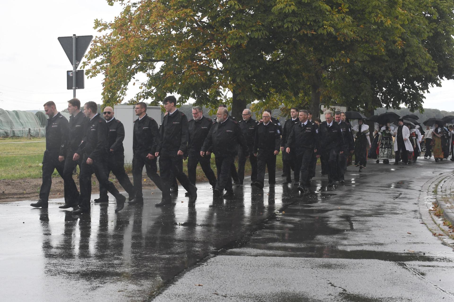 100 Jahre Feuerwehr Lindhorst. (Foto: NADINE DRESSLER)