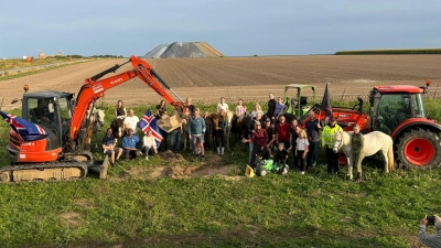In Altenhagen: Spatenstich für eine neue Reithalle.  (Foto: privat)