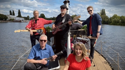 Die Band „Wattenläufer“ wird beim Jubiläums-Freiluftkonzert am Lauenhäger Bauernhaus auf „platt“ losrocken.<br><br> (Foto: privat)